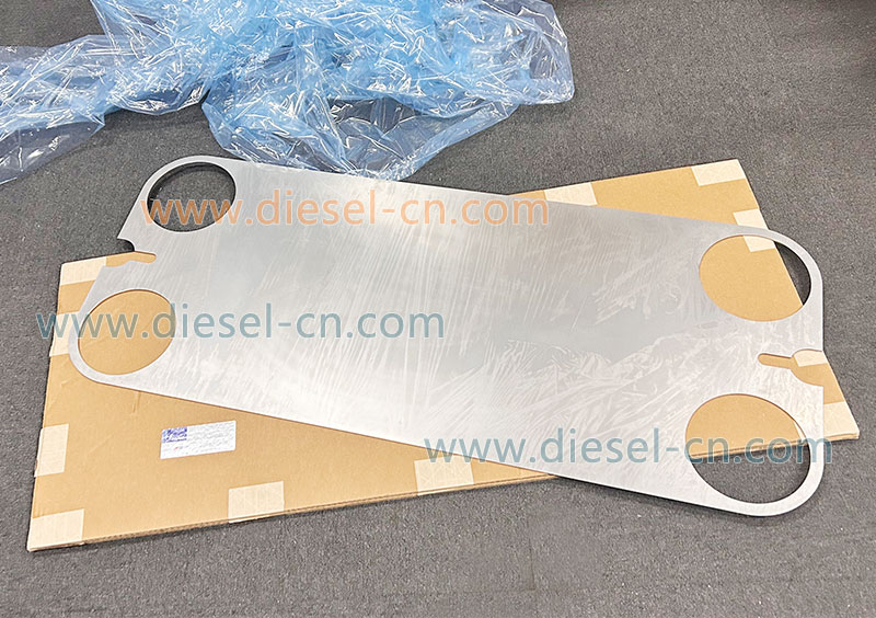 MTU Intermediate Plate F-Oil Heat Exchange 5761880246