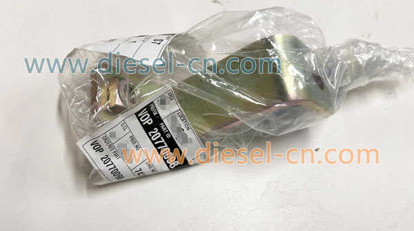 BRACKET FRONT COVER 20770098